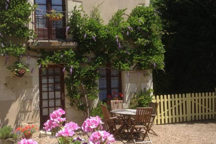 Gîte pour 4 personnes, avec jacuzzi ainsi que terrasse et jardin