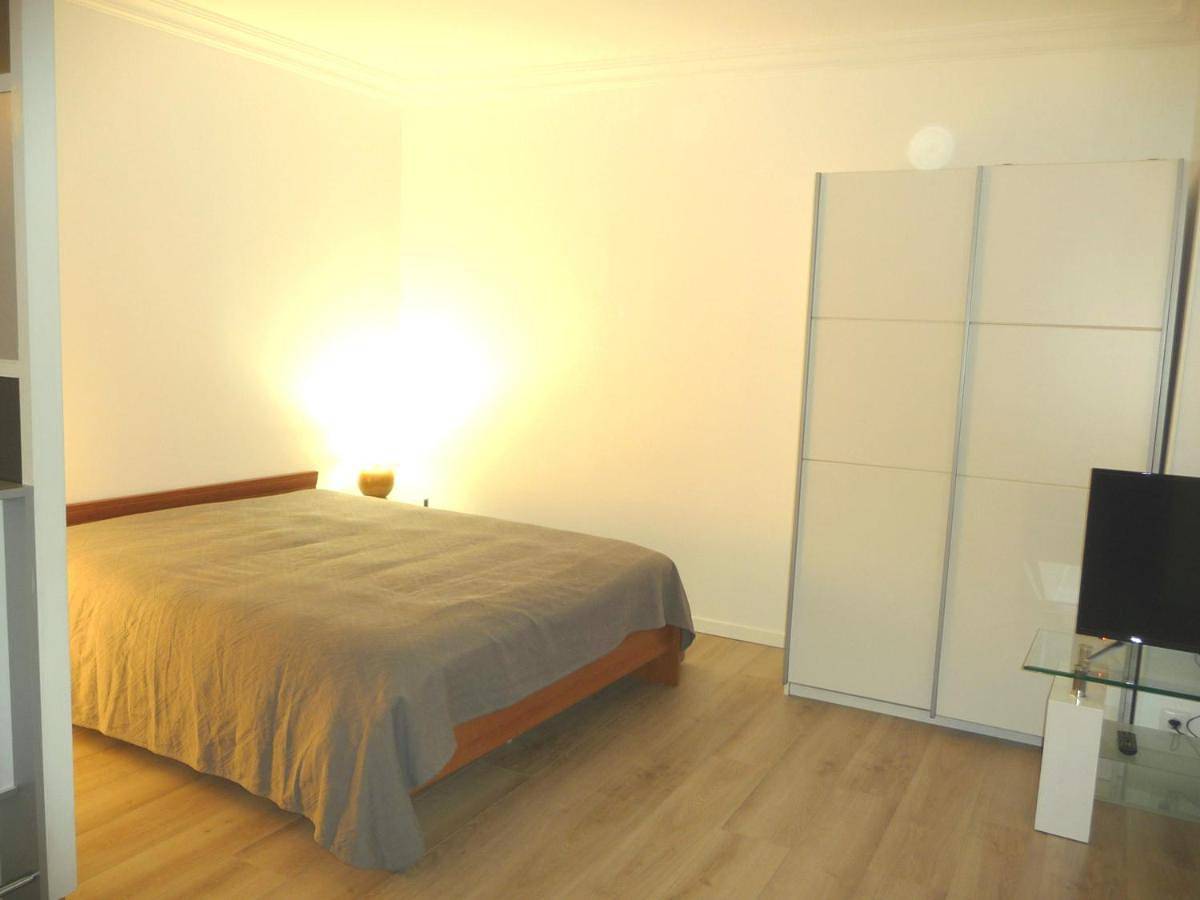 Appartement entier, Studio Apartment in Gagny, Seine-Saint-Denis