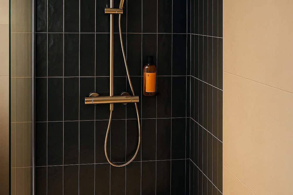 Ganze Wohnung, Hellbergsapart - gemütliche, ruhige Ferienwohnung mit eigener Sauna in Rehme, Bad Oeynhausen