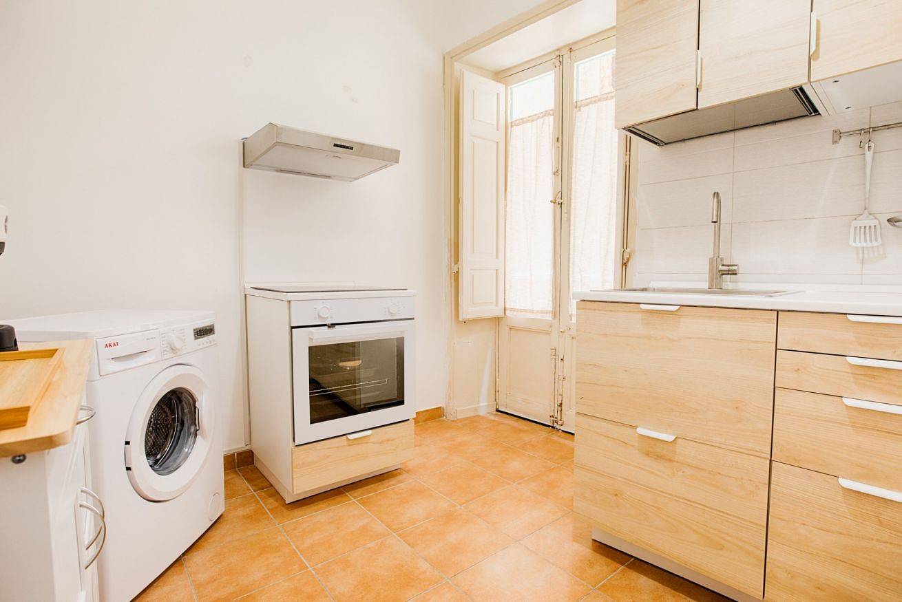 Apartamento entero, Guesthost - Trapani Roomy Apartment Near The Historic Center in Trapani, Provincia de Trapani