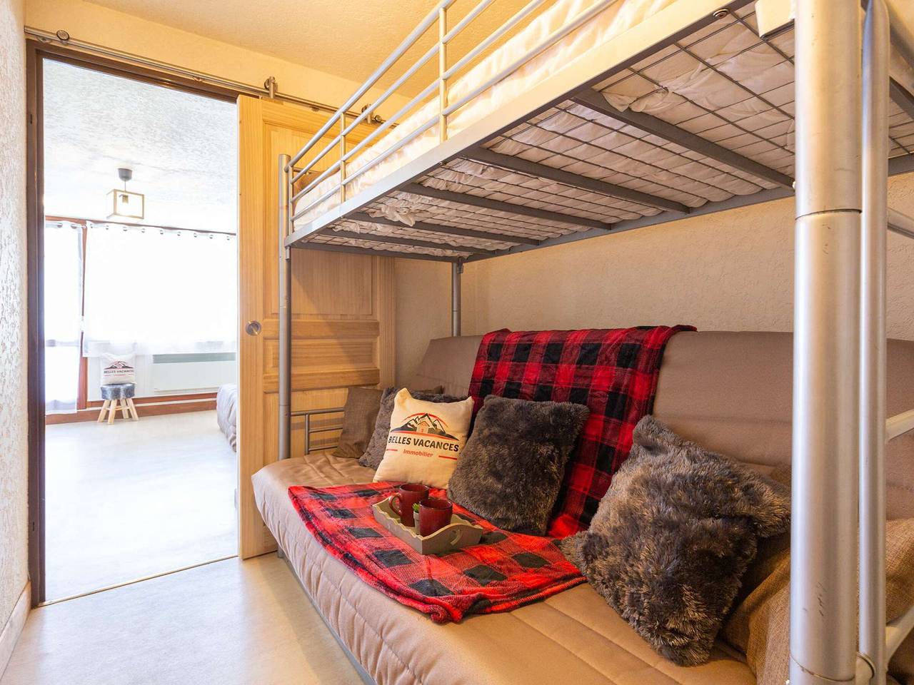 Entire studio, Studio 4 pers. in Saint-Lary Village near center and cable car in Saint-Lary-Soulan, Pyrenees National Park