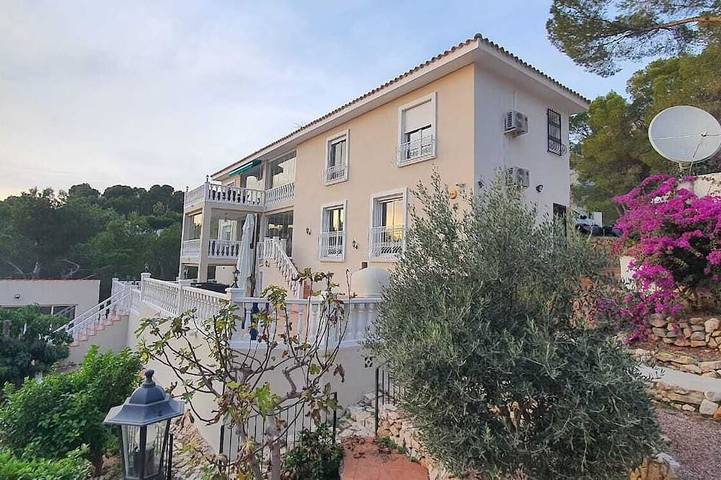 Chalet para 4 personas, con jardín y jacuzzi en Altea