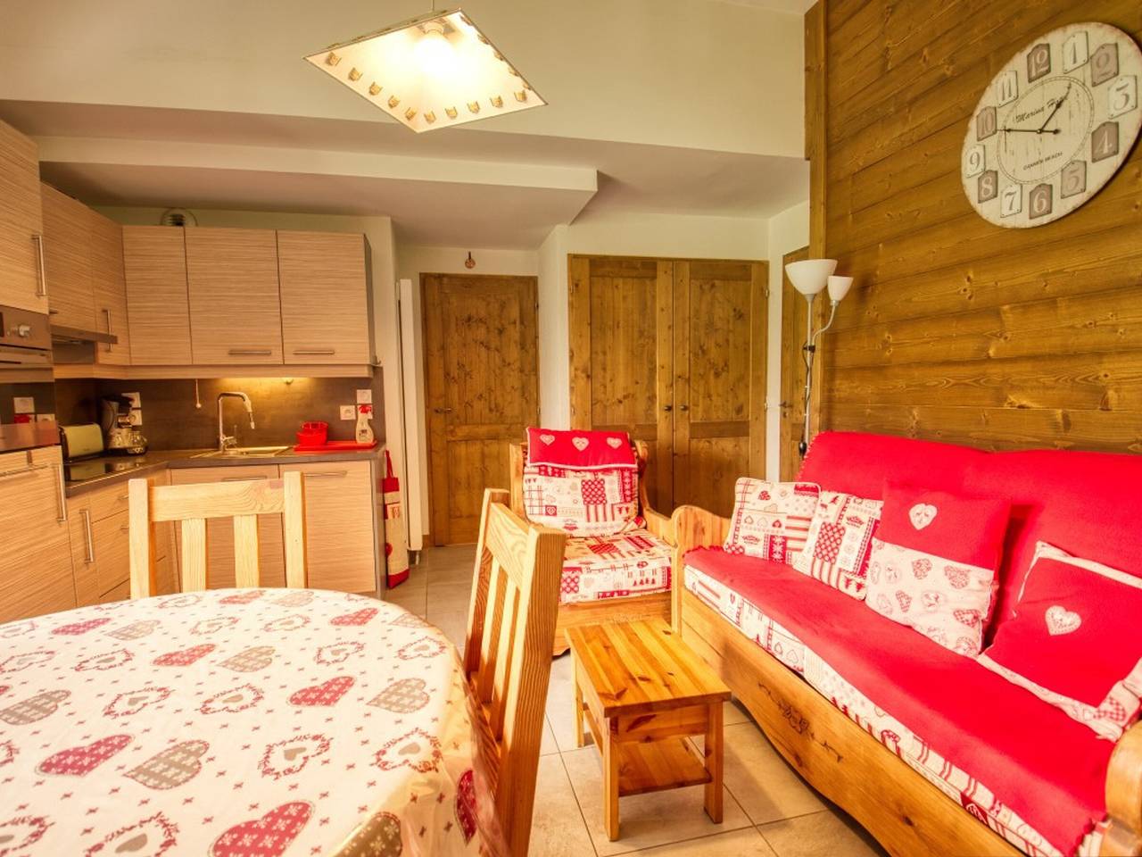 Entire apartment, Beautiful apartment with terrace for 4 near Blue Lake, Morillon in Station de Morillon, Grand Massif