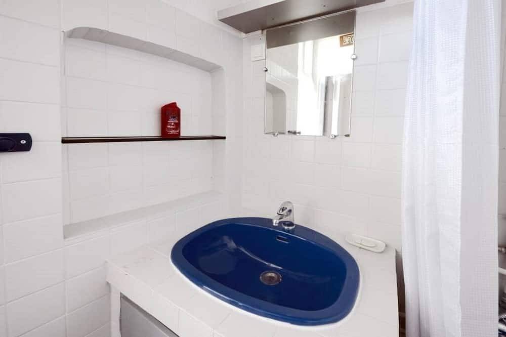 Entire apartment, ⭐ Le Platane Apartment - 2nd Floor - Enjoy Provence in Pertuis, Parc naturel régional du Luberon