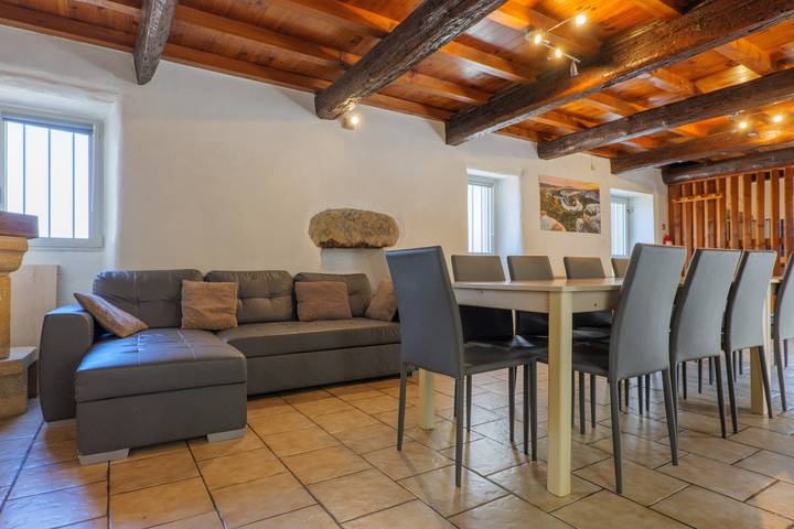 Gîte pour 8 personnes, avec Jardin et Bassin pour enfant