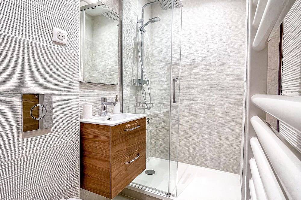 Entire apartment, In the heart of town, brand new, fully equipped + parking lot in Châteauroux, Châteauroux region