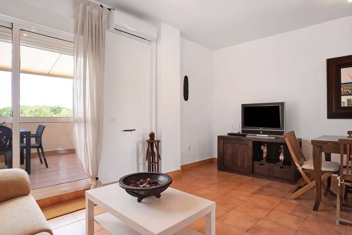 Ganze Wohnung, Ferienwohnung 'Apartamento Sancti Petri' mit Gemeinschaftspool, WLAN und Klimaanlage in Novo Sancti Petri, Chiclana de la Frontera