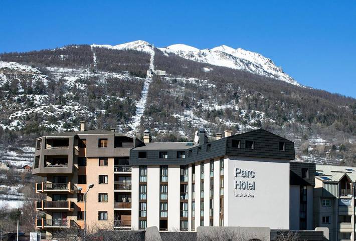 Hôtel pour 2 personnes, avec piscine ainsi que vue et sauna