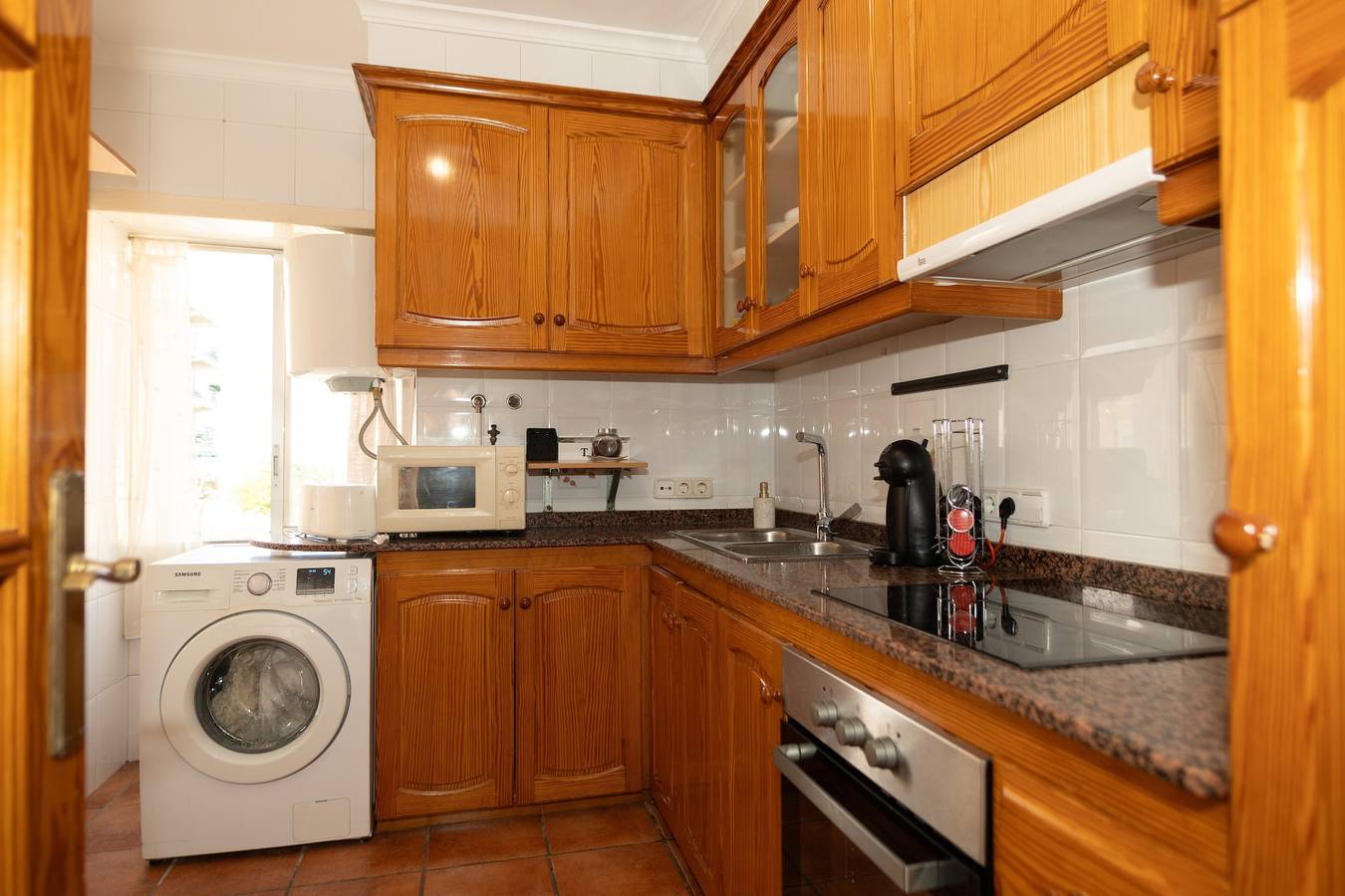Entire apartment, Apartment 'Brisa Del Puerto-Mar Y Centro Denia' with Wi-Fi and Air Conditioning in Denia Old Town, Dénia