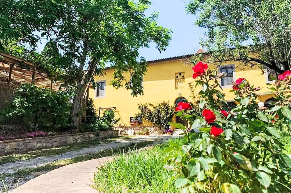 Apartamento entero, Bonito apartamento para 5 personas con Wifi, piscina, A/C, patio y mascotas permitida in Campiglia Marittima, Costa Etrusca