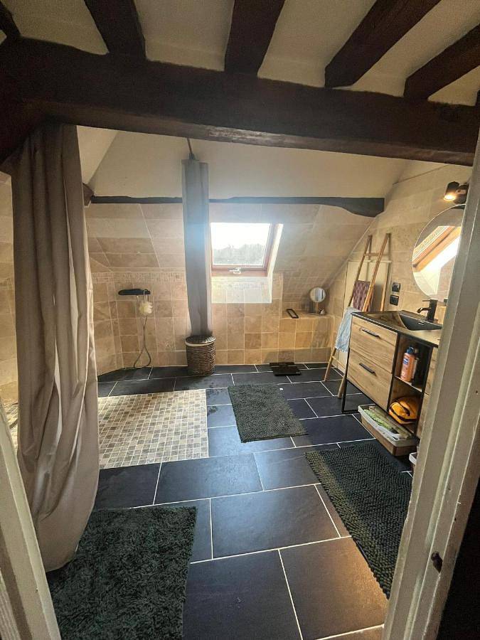 Appartement de vacances entier, Double Room with Private Bathroom in Lisieux, Région de Lisieux