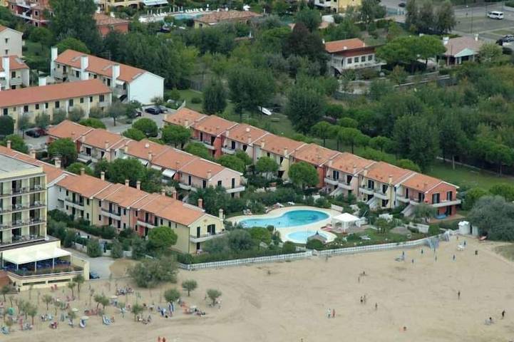 Appartamento intero, Appartamento per vacanze con aria condizionata, internet, balcone e piscina in Lido di Jesolo, Cavallino-Treporti