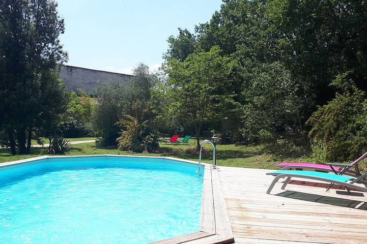 Gîte pour 4 personnes, avec Jardin à Loriol-du-Comtat
