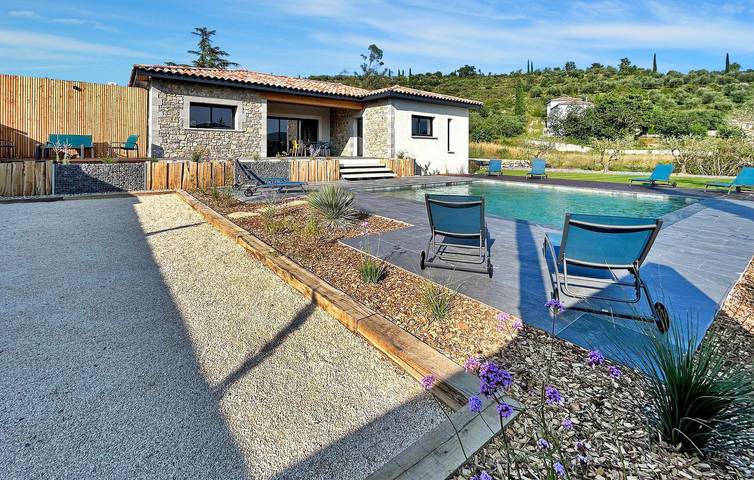 Ferienhaus für 8 Personen, mit Terrasse in Ruoms