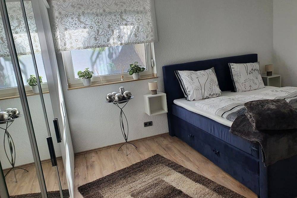 Appartamento intero, Large maisonette near Düsseldorf Central yet quiet with garden and underground parking space in Ratingen, Nordrhein-Westfalen