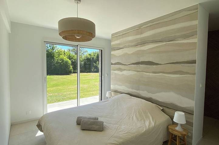 Location de vacances pour 12 personnes, avec jardin et terrasse à La Lande-Saint-Léger - 2