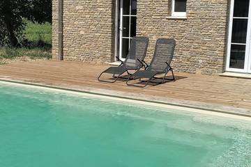 Chambre d’hôte pour 4 personnes, avec piscine à Faucon