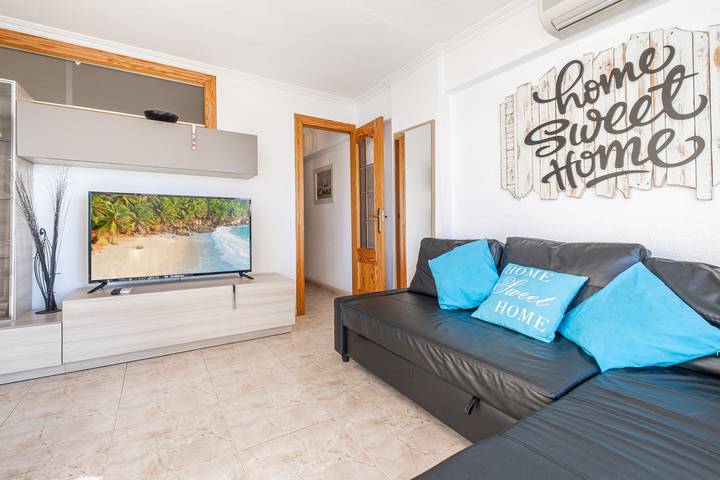 Last minute apartment voor 5 personen, met Tuin in Benidorm