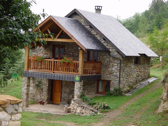 Gîte pour 4 personnes, avec terrasse et jardin