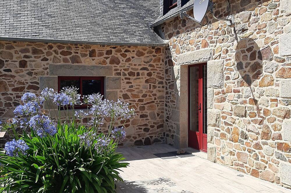 Longere D'Armor Seaside 8 People in Lézardrieux, Pink Granite Coast