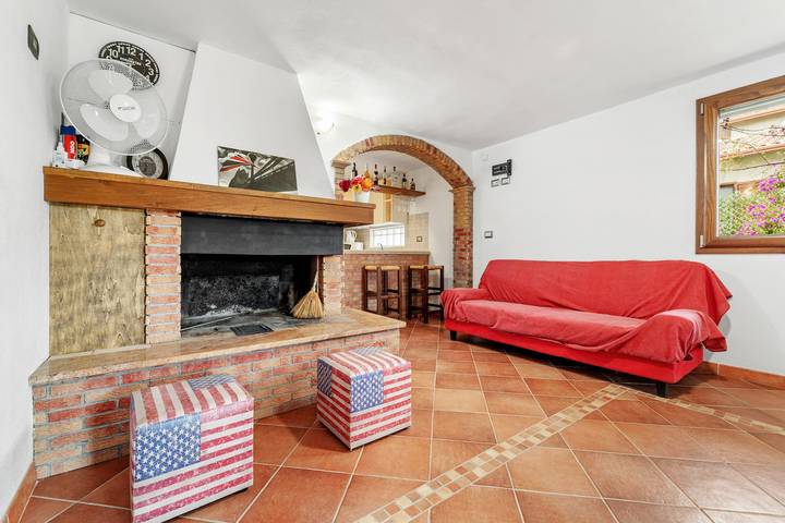 Entire apartment, Apartment 'Claire' with Private Garden in San Giovanni Suergiu, Sulcis Iglesiente