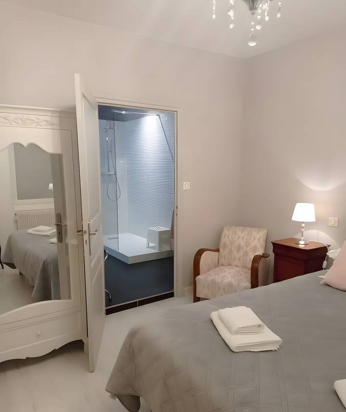 Chambre d’hôte pour 2 personnes, avec jacuzzi et jardin dans Allier - 3