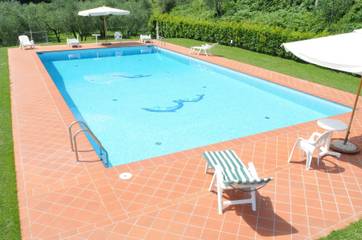 Villa for 16 Guests in Lucca, Lucca Province, Picture 4