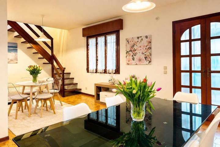 Ferienhaus für 9 Personen, mit Balkon und Terrasse sowie Ausblick in Lignano Riviera