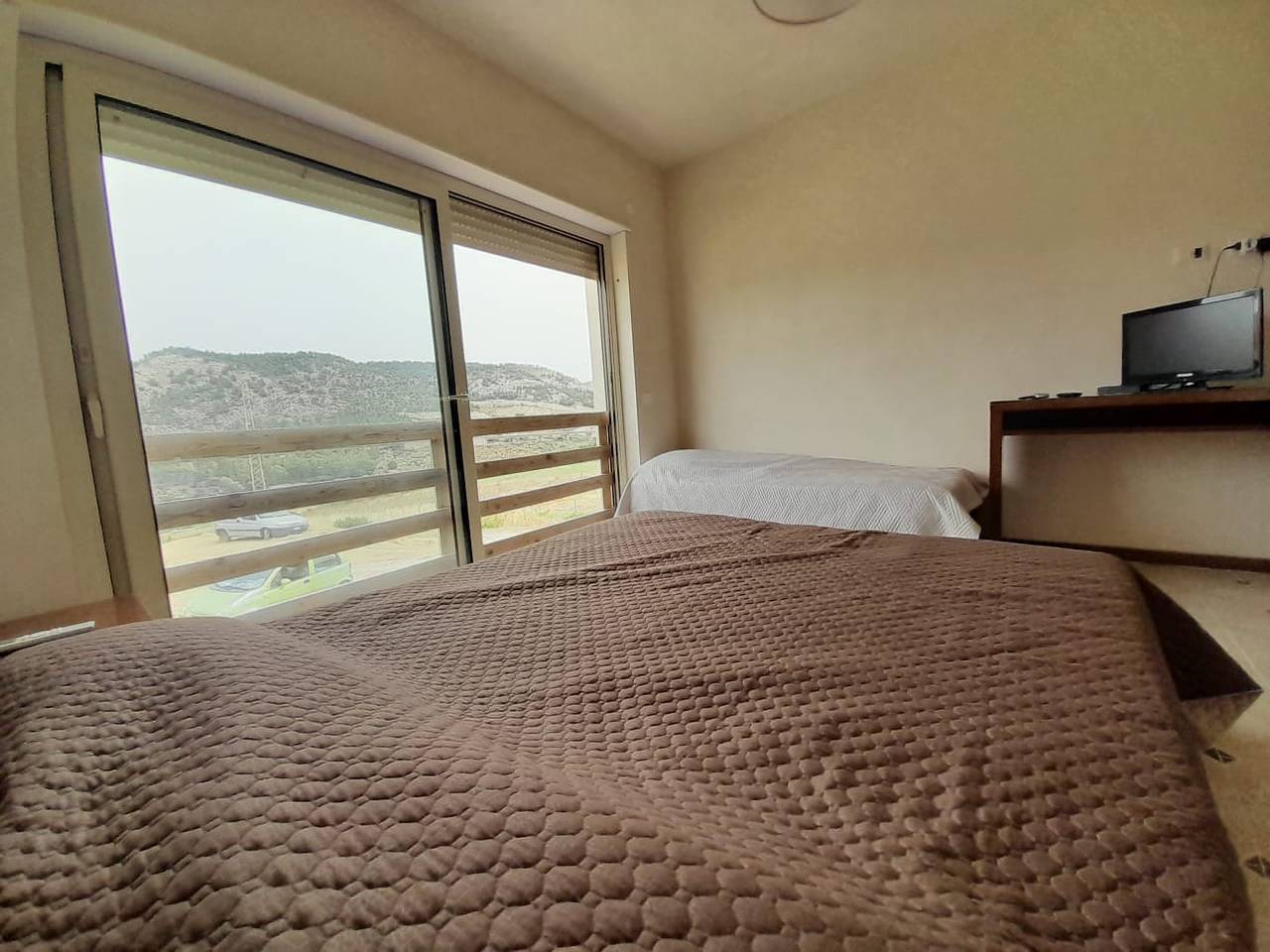 Camera 'Vista Montagna 1' con terrazza condivisa, Wi-Fi e aria condizionata in Siculiana, Provincia di Agrigento