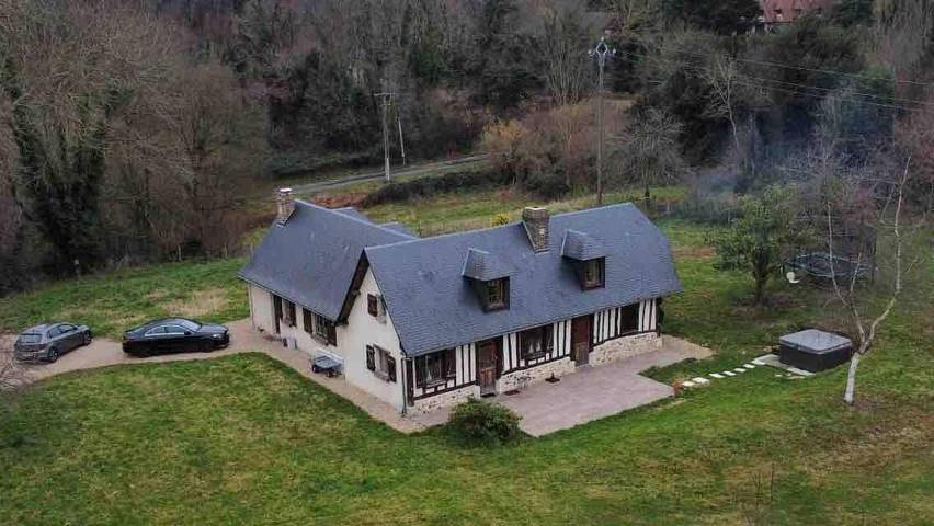Gîte pour 6 personnes, avec jardin et jacuzzi, animaux acceptés à Saint-Samson-de-la-Roque