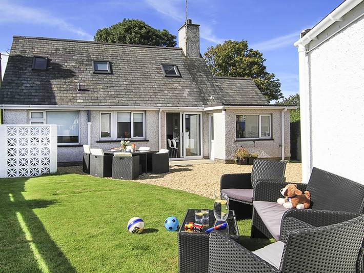 Cottage for 6 people, with garden, with pets in Morfa Nefyn