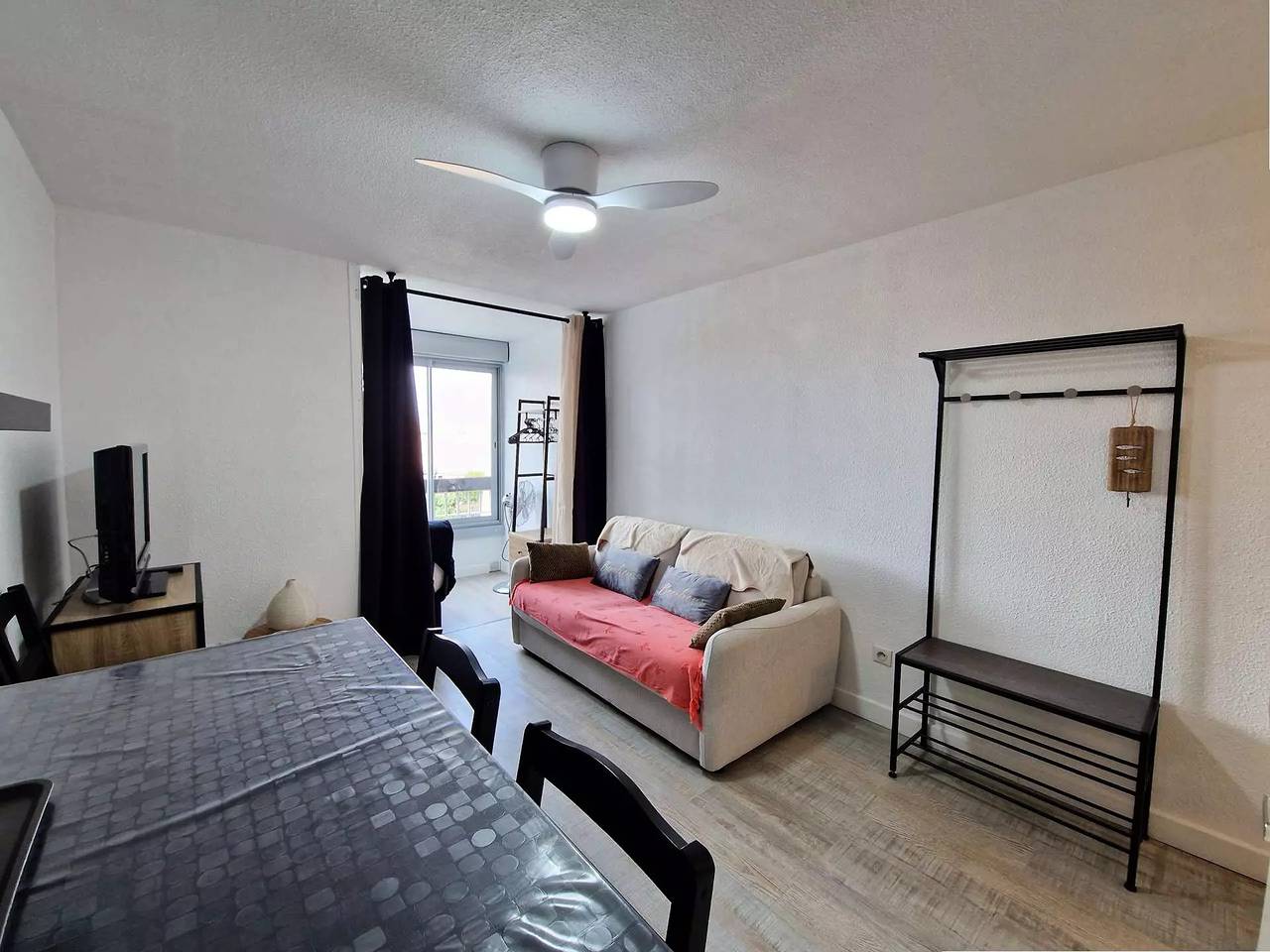 Estudio entero, Renovado estudio, centro Marseillan Beach – Parking – Playa 5 min in Marseillan, Costa mediterránea (Francia)