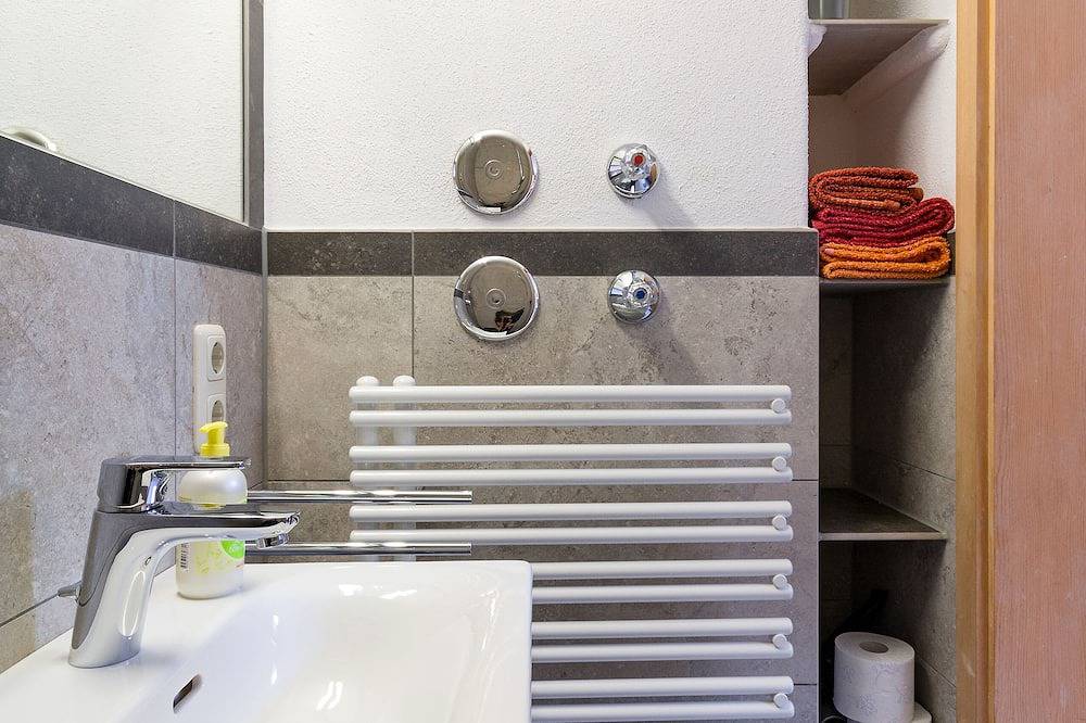 Ganze Wohnung, Fewo Kranzhorn 2 Personen, 46 qm, 1 Schlafzimmer in Flintsbach am Inn, Bayerische Alpen