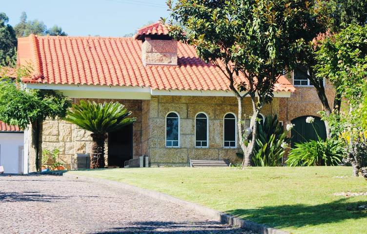 Gîte pour 7 personnes, avec jacuzzi ainsi que jardin et piscine à Fafe - 3