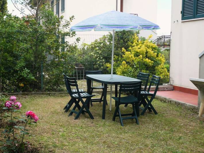 Appartamento per 6 persone, con Terrazza e Giardino a Rosignano Solvay