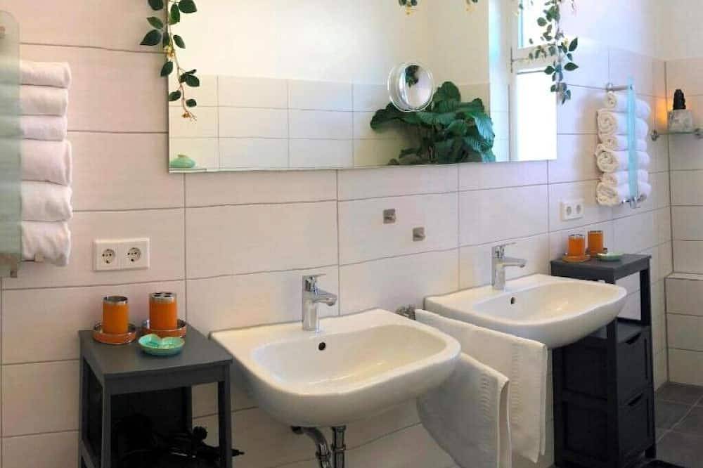 Ganze Wohnung, Ferienwohnung Auszeit mit Kamin und Südbalkon in Chemnitz, Chemnitz und Umgebung