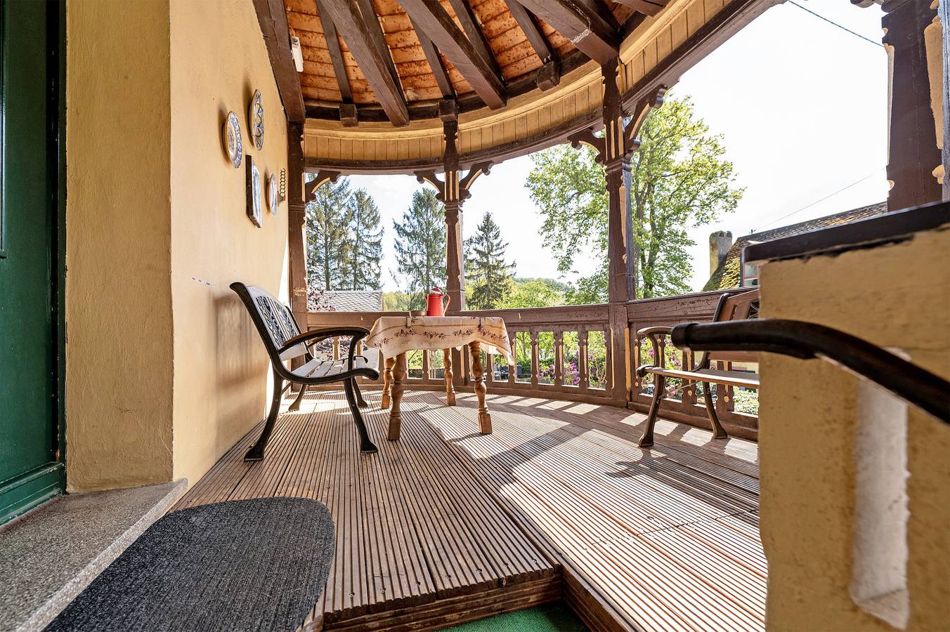 Geheel appartement, Appartement 'Kavaliershäuschen' met Uitzicht op de Bergen, Gedeelde Tuin en Wi-Fi in Maring-Noviand, Bernkastel-Kues en Omgeving