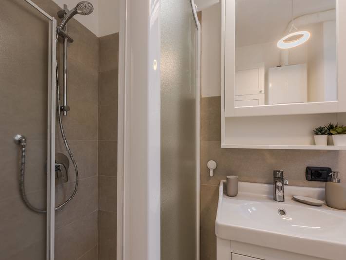 Ferienwohnung für 4 Personen, mit Seeblick und Garten sowie Terrasse in Torri del Benaco - 4