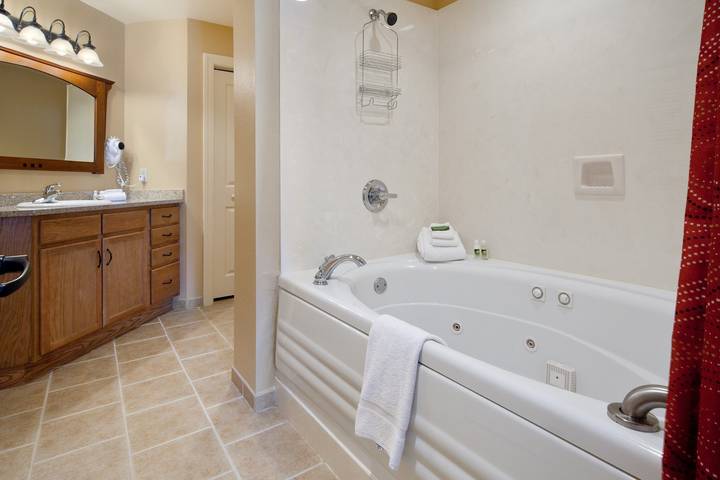 Holiday Inn Club Vacations Smoky Mountain Resort in Gatlinburg, Sevier County