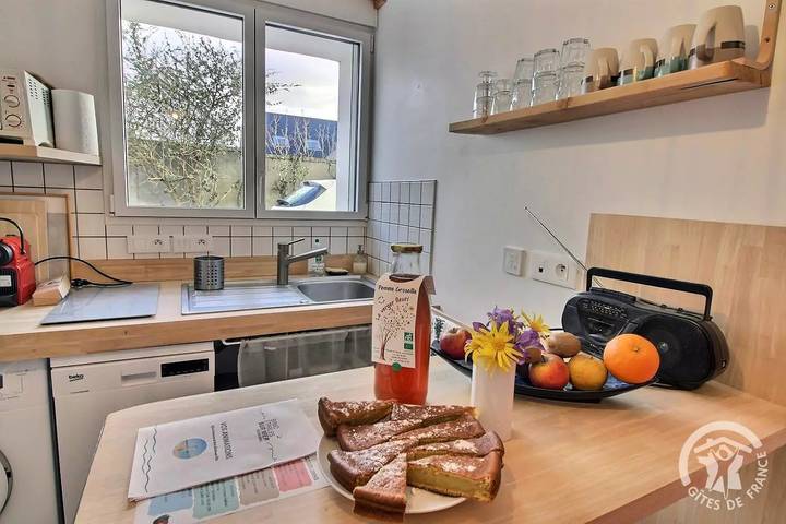 Gîte pour 2 personnes, avec terrasse dans Plage De La Banche Binic - 3