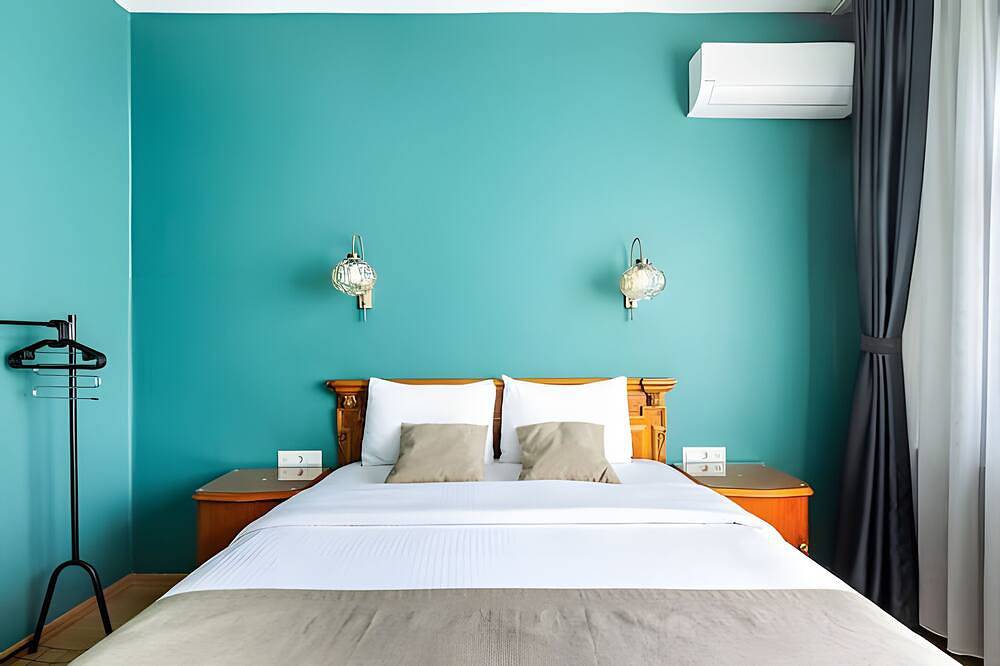 Panoramic Terrace Oasis: Stunning Sea Views and Iconic Landmarks in Balat in Fatih, Istanbul