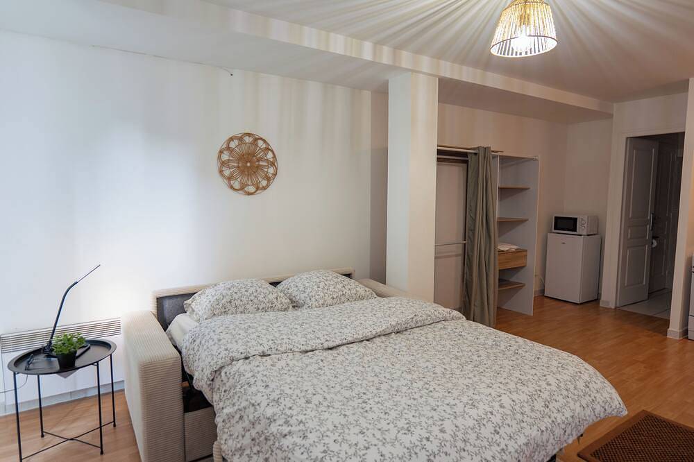 Apartamento entero, The Urban N'est - Terrace - 15mn from La Défense in Nanterre, Altos del Sena