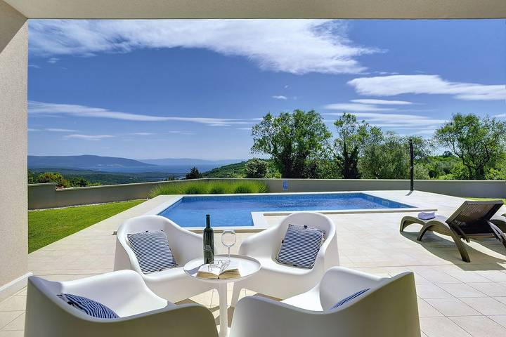 Ferienhaus für 6 Personen, mit Pool und Terrasse sowie Garten - 1
