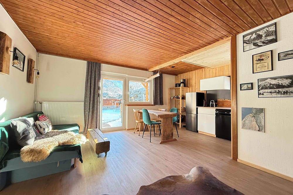 Ganze Wohnung, Chalet style apartment mountain view in the middle of the National Park in Mallnitz, Lieser-Maltatal