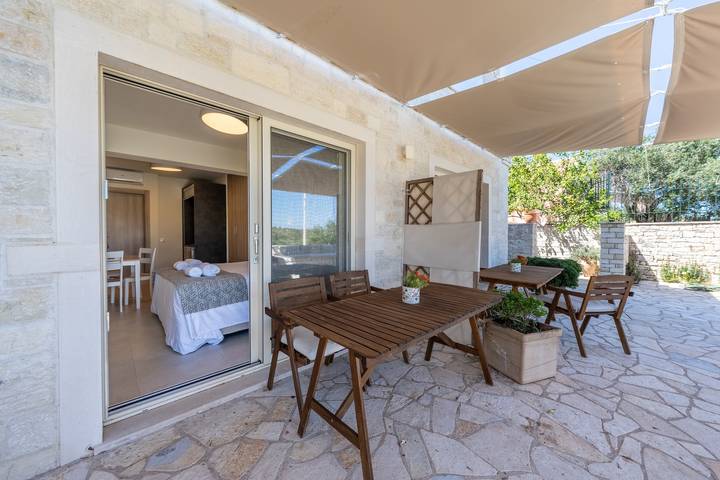 Apartment for 2 people, with Garden