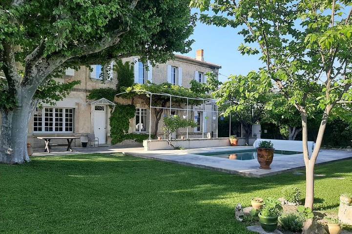 Agriturismo pour 12 personnes, avec jardin à Cavaillon