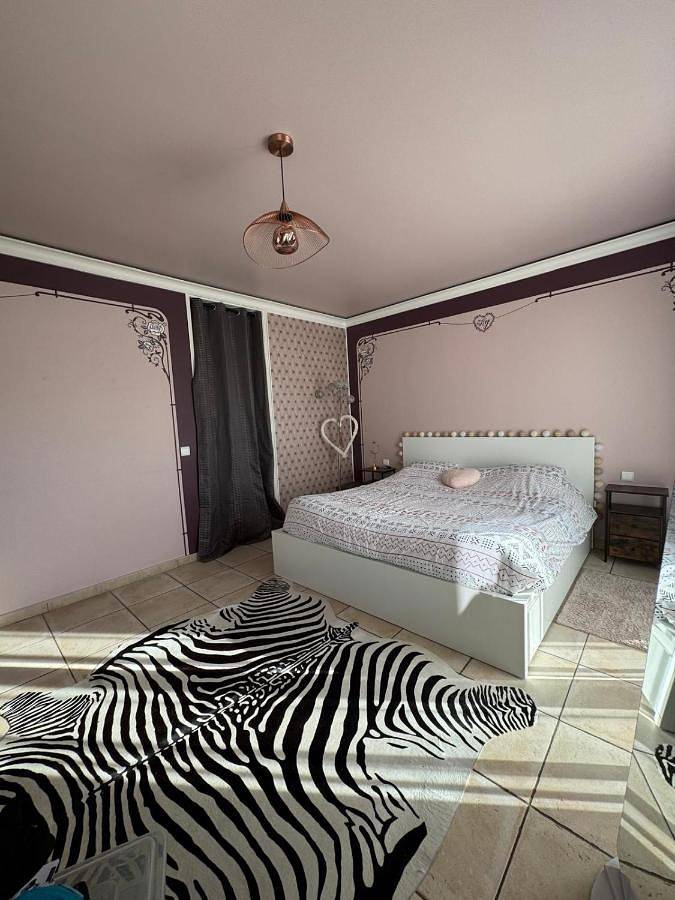 Location de vacances pour 9 personnes, avec piscine ainsi que jardin et vue à Puimisson - 4