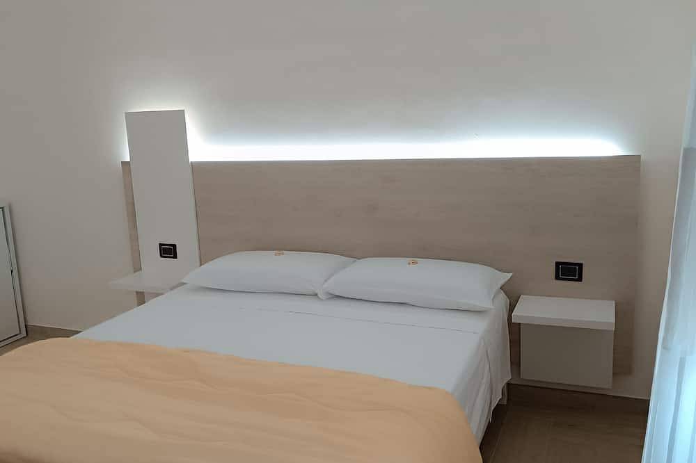 Entire apartment, Comfortable Deluxe Apartment in the center of Tropea with sea view balcony in Tropea, Vibo Valentia Province