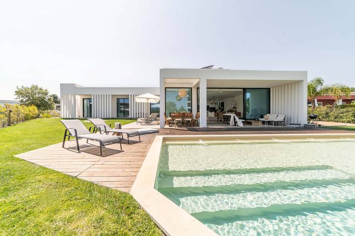 Villa para 8 pessoas, com terraço e vista e ainda vista para o lago and jardim em Quinta do Conde