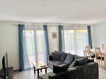 Gîte pour 8 personnes, avec jardin dans Les Auxons